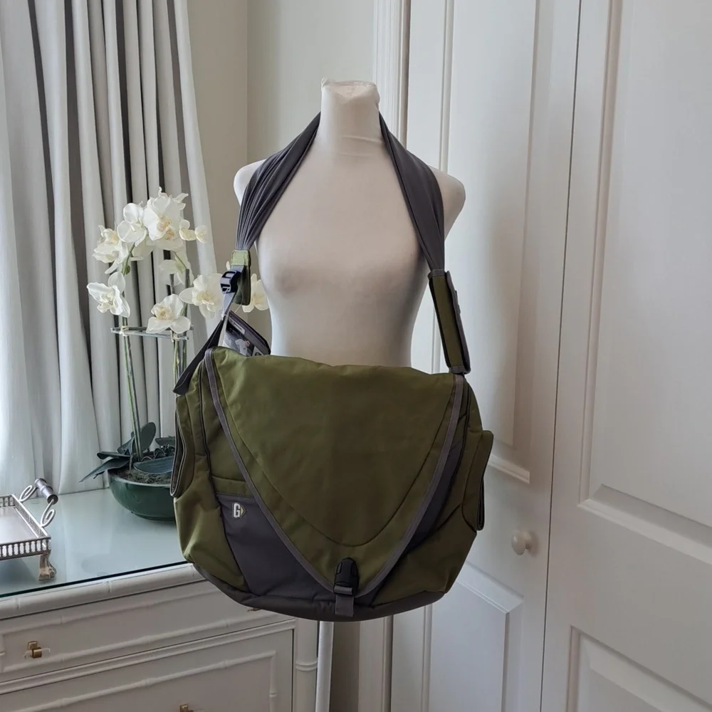 NWT Go Gaga The‎ Daddy Messenger/Diaper Nylon Green/Grey Bag Fabric Strap/Pad